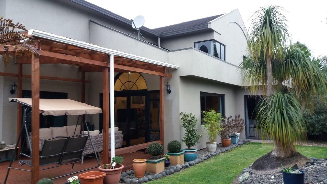 Hamilton East Homestay Екстер'єр фото